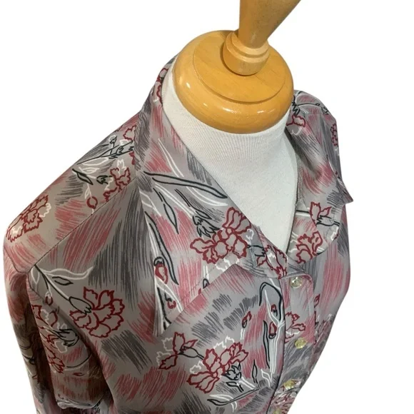 Vntg 70’s grey dagger collar button down shirt with red floral pattern Volup - Picture 7 of 8